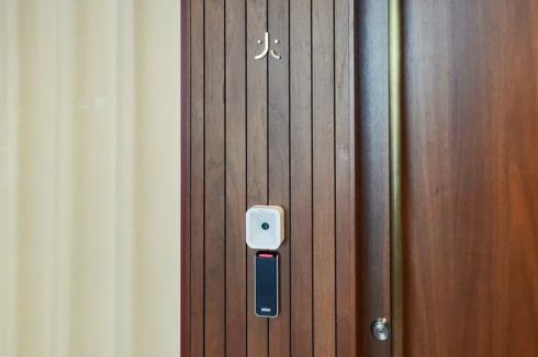 SBIレオスひふみ、入退室管理システム「iDoors」でオフィスセキュリティを強化