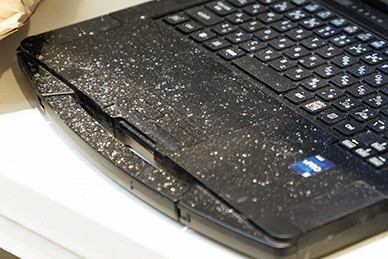 御座候、全店舗に「タフブック」採用　菓子製造現場の防塵対策で業務効率化