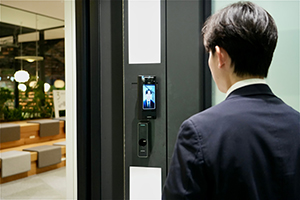 三菱地所、顔認証でビル権限管理を一元化　運営効率化と利便性向上へ