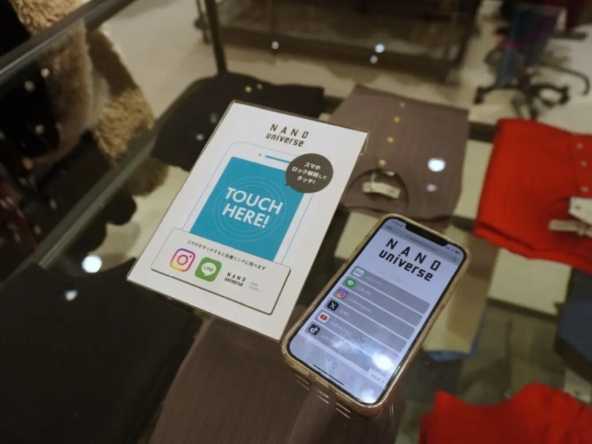 TSI、レジ周りの掲示物を「MEET」に集約　接客効率化とブランド世界観を両立