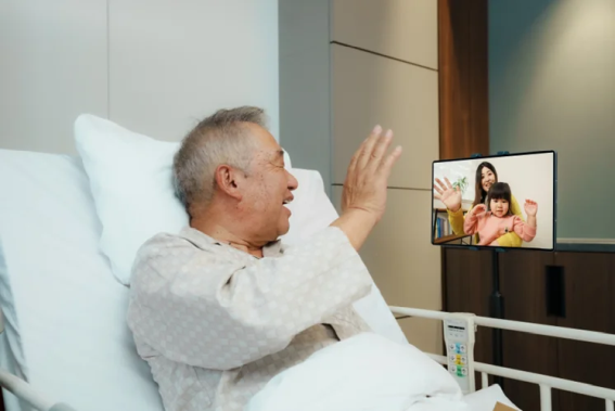 JR東京総合病院、全有償個室にビデオ通話端末を採用　患者と家族の交流を促進