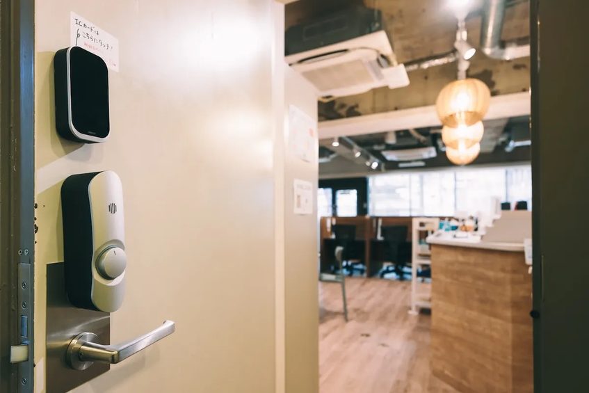 ブックマークス、自習室の無人運営で人件費40％削減　AkerunでFC展開も加速