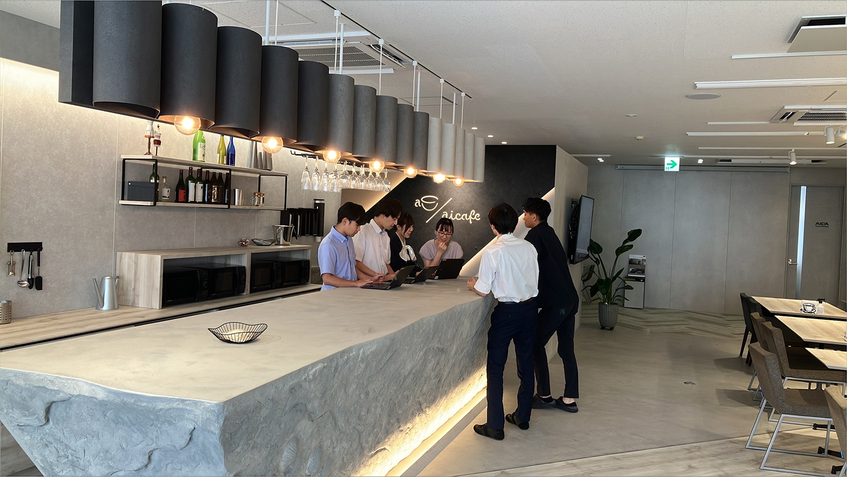 アイカ工業、Sansan製品で顧客データ基盤を刷新　営業効率化とデータ駆動の意思決定へ
